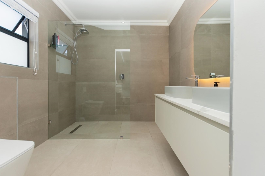 3 Bedroom Property for Sale in Calypso Beach Western Cape